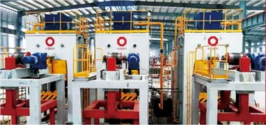 Máquina de prensa con sistema de tratamiento de aceite.